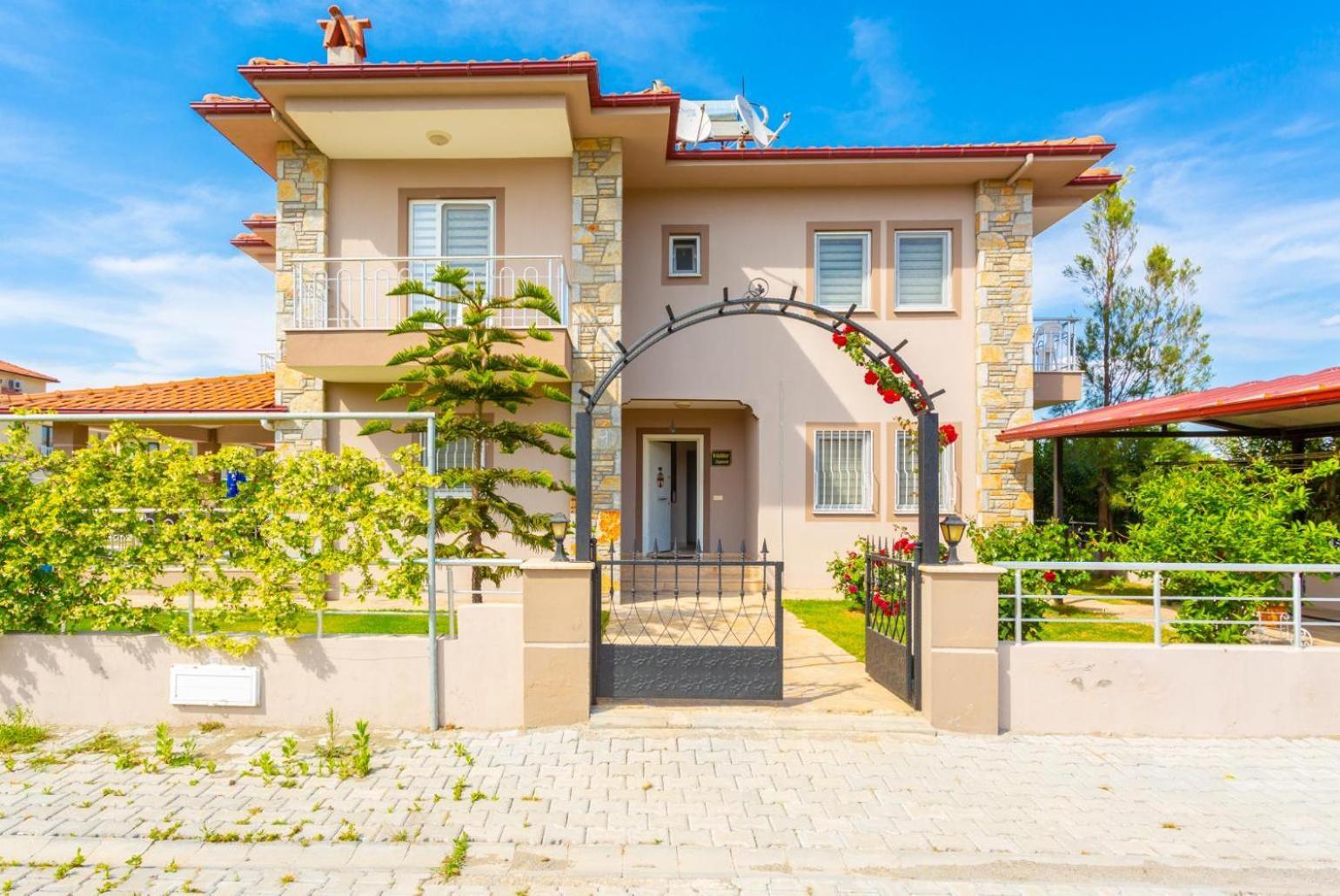 Villa Toprak ดาลยัน ภายนอก รูปภาพ