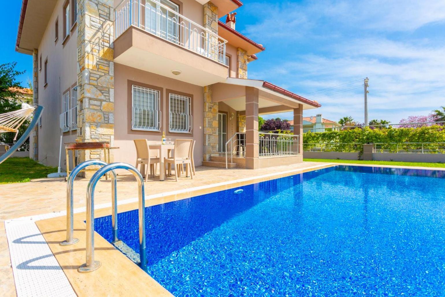 Villa Toprak ดาลยัน ภายนอก รูปภาพ